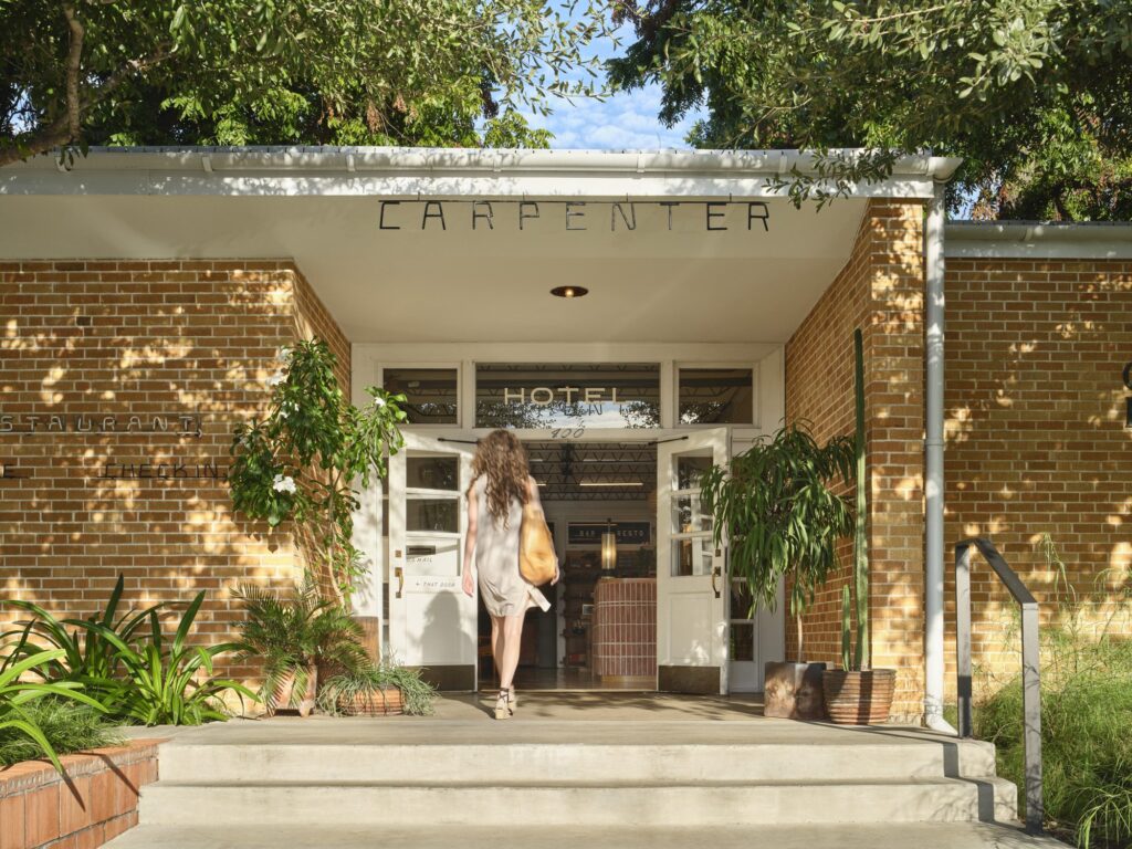 Carpenter Hotel – Entrance
