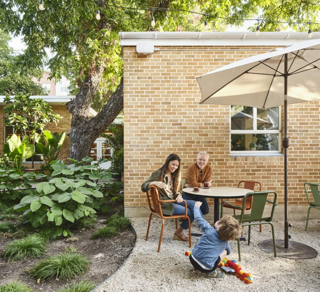 Carpenter Hotel – Patio