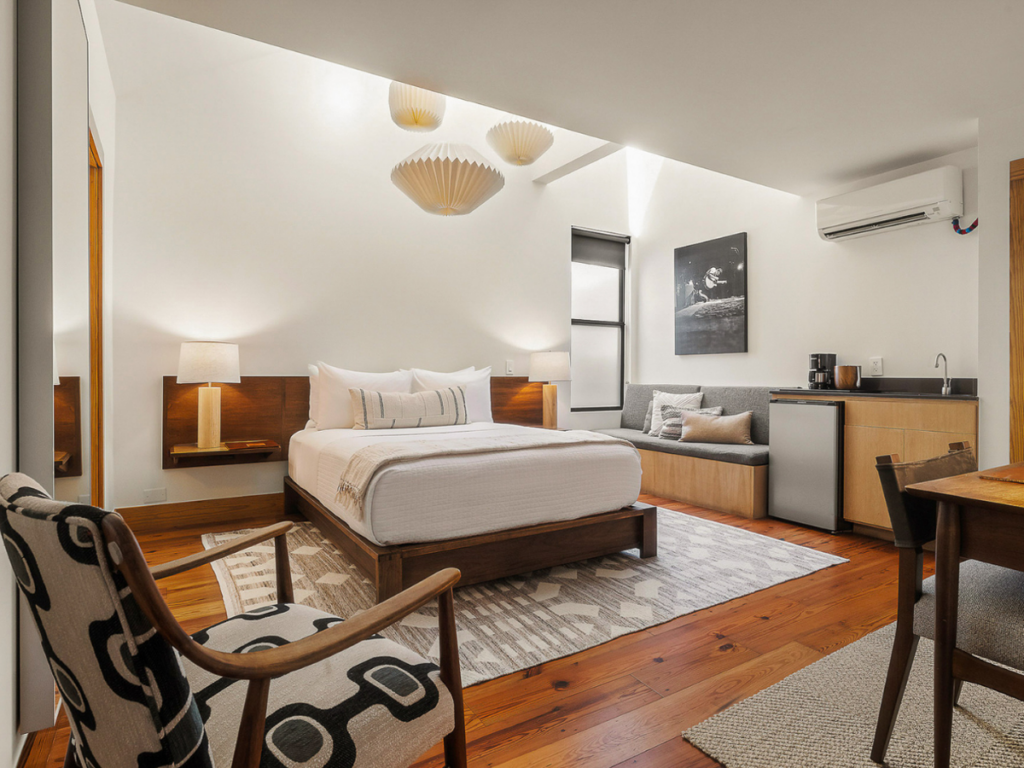 Heywood Hotel - Room 2, Queen Deluxe, Austin, TX