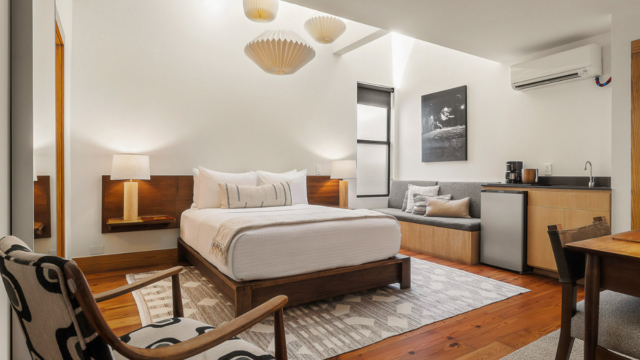 Heywood Hotel - Room 2, Queen Deluxe, Austin, TX